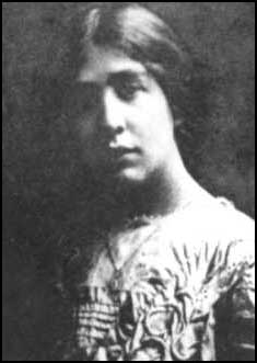 sylvia.jpg (13093 bytes)