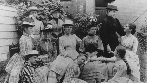 evelyn.jpg (97370 bytes)