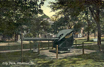 A picture postcard of the Infanta Maria Teresa's gun in Ottumwa, Iowa