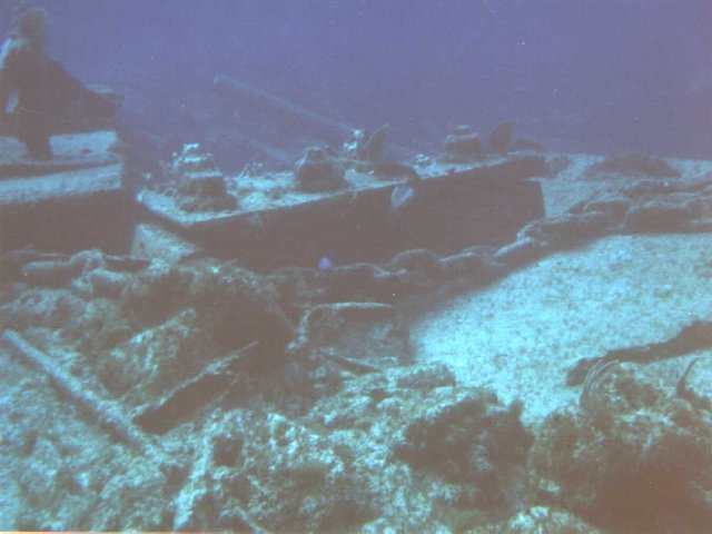 Anchor chain and more machinery lying about on the wreck of Infanta Maria Teresa.