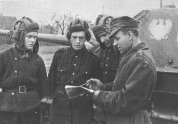 polnischsu85_crew.JPG (14272 bytes)