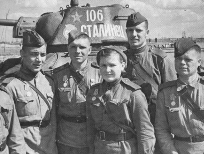 tankisti.jpg (55607 bytes)